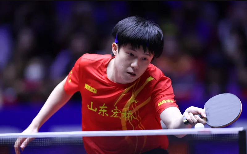 Kỹ thuật giật bóng thuận tay trái uy lực tạo nên thương hiệu cá nhân của Wang Chuqin.