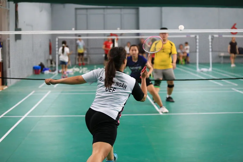 Cầu lông giúp giải tỏa căng thẳng, kích hoạt endorphin và gắn kết các mối quan hệ bạn bè, gia đình.
