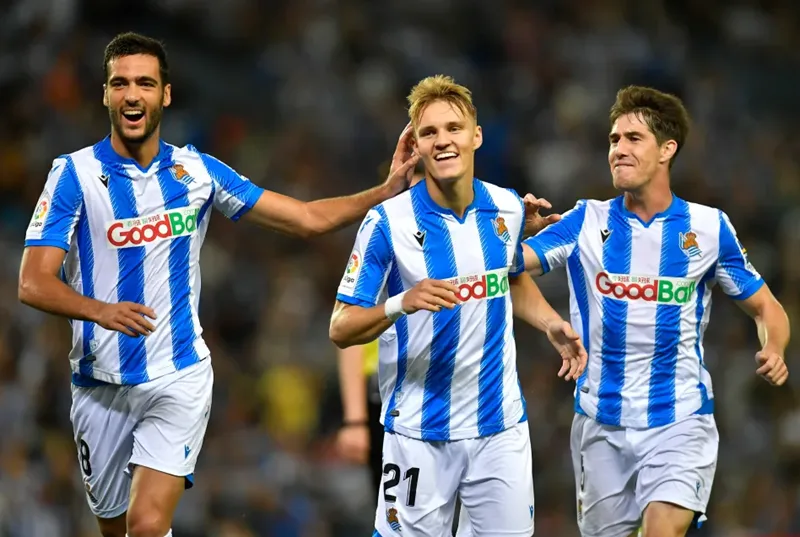 Odegaard rèn giũa bản lĩnh kiên cường qua quãng thời gian thi đấu bùng nổ tại Real Sociedad.
