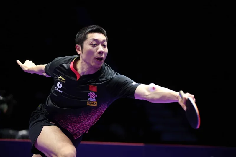 "Ông vua" đánh đôi Xu Xin ăn mừng chức vô địch danh giá cùng đồng đội.